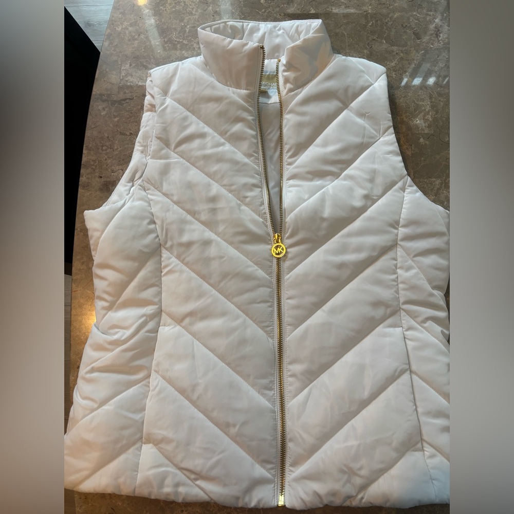 Michael Kors white puffer vest medium